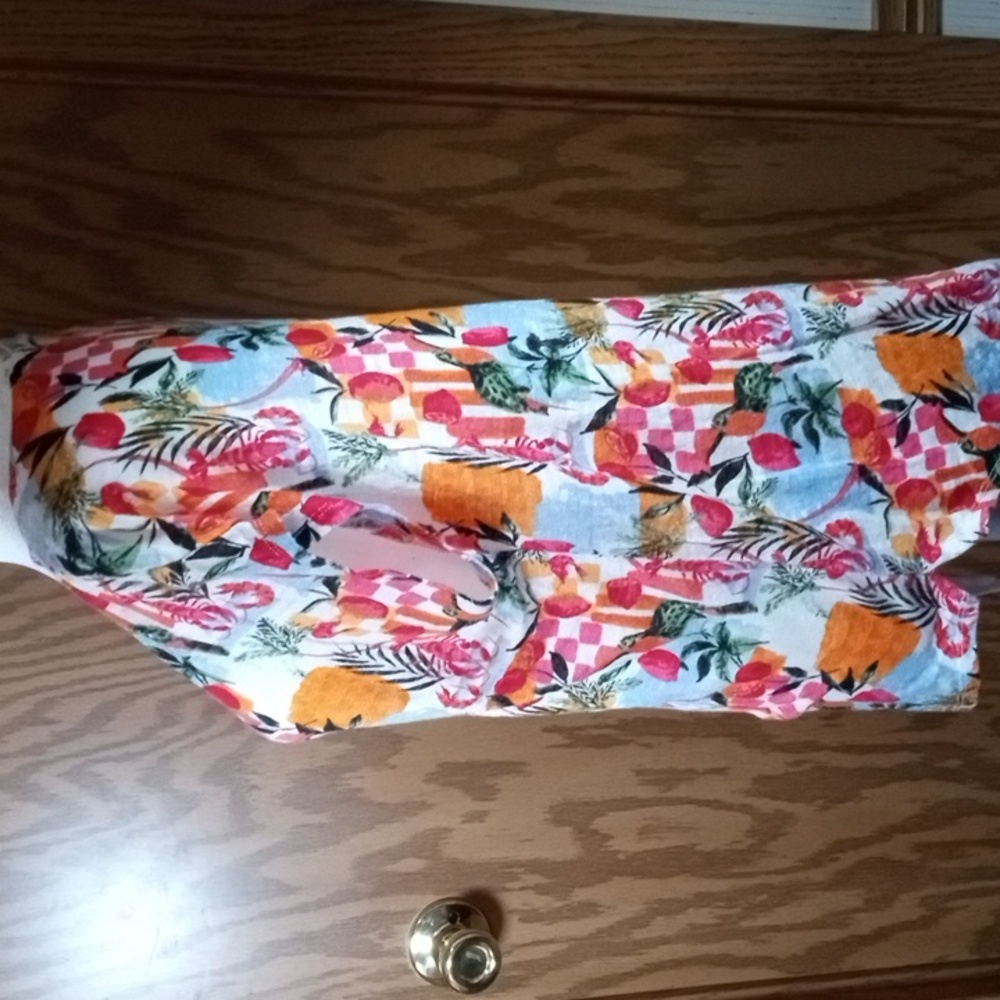 C&C California, Linen, summer, beachy, casual, vacation, cruise - Picture 6 of 8